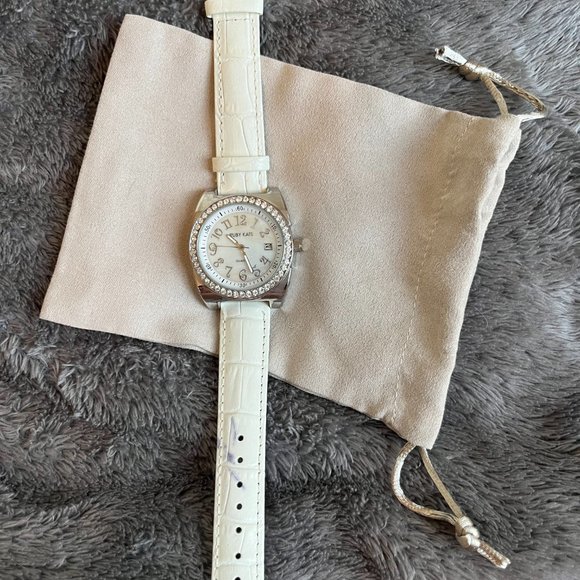 Ruby Kats Rhinestone Crystal Watch. Genuine White Leather Straps. - Picture 12 of 15